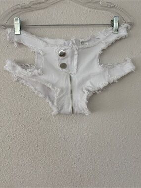 WOW! White Frayed Full Zip Women's Shorts